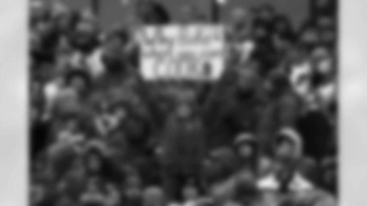 Buffalo Bills vs Tampa Bay Buccaneers, Regular Season, November 16, 2025 at Highmark Stadium.