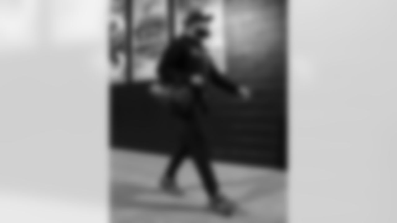 New England Patriots vs Buffalo Bills, Regular Season, December 14, 2025 at Gillette Stadium.