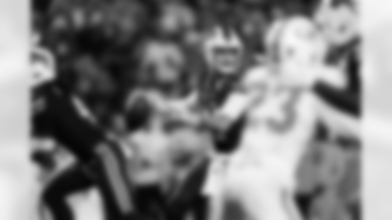 Buffalo Bills vs Miami Dolphins, Regular Season, September 18, 2025 at Highmark Stadium.