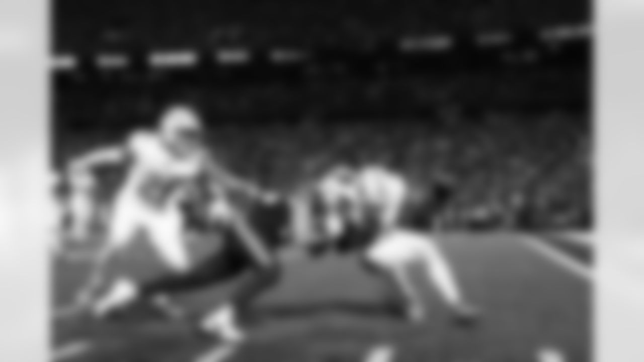 Buffalo Bills vs Miami Dolphins, Regular Season, September 18, 2025 at Highmark Stadium.