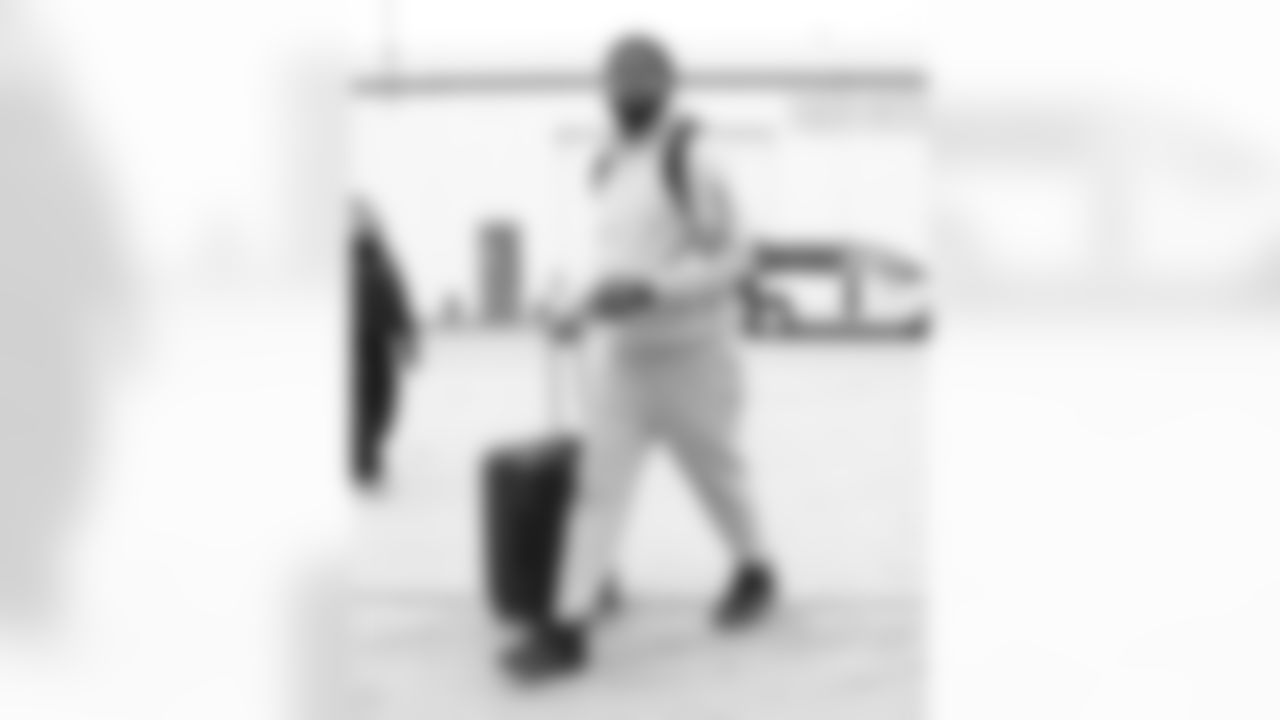 Andre Jones Jr.(75). Buffalo Bills travel to Cleveland, December 20, 2025 at Buffalo Niagara International Airport.