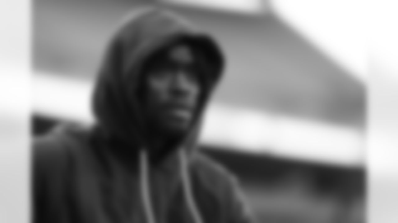 Pittsburgh Steelers vs Buffalo Bills, Regular Season, November 30, 2025 at Acrisure Stadium.