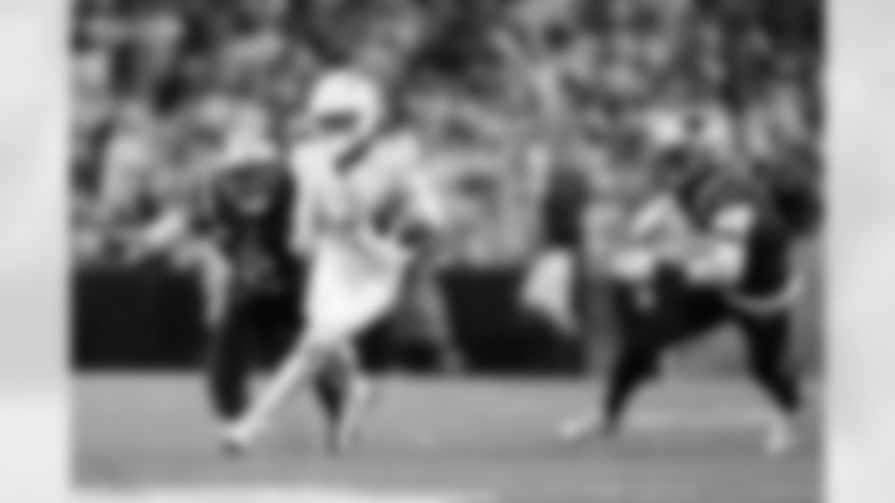 Buffalo Bills vs New England Patriots, Regular Season, October 05, 2025 at Highmark Stadium.