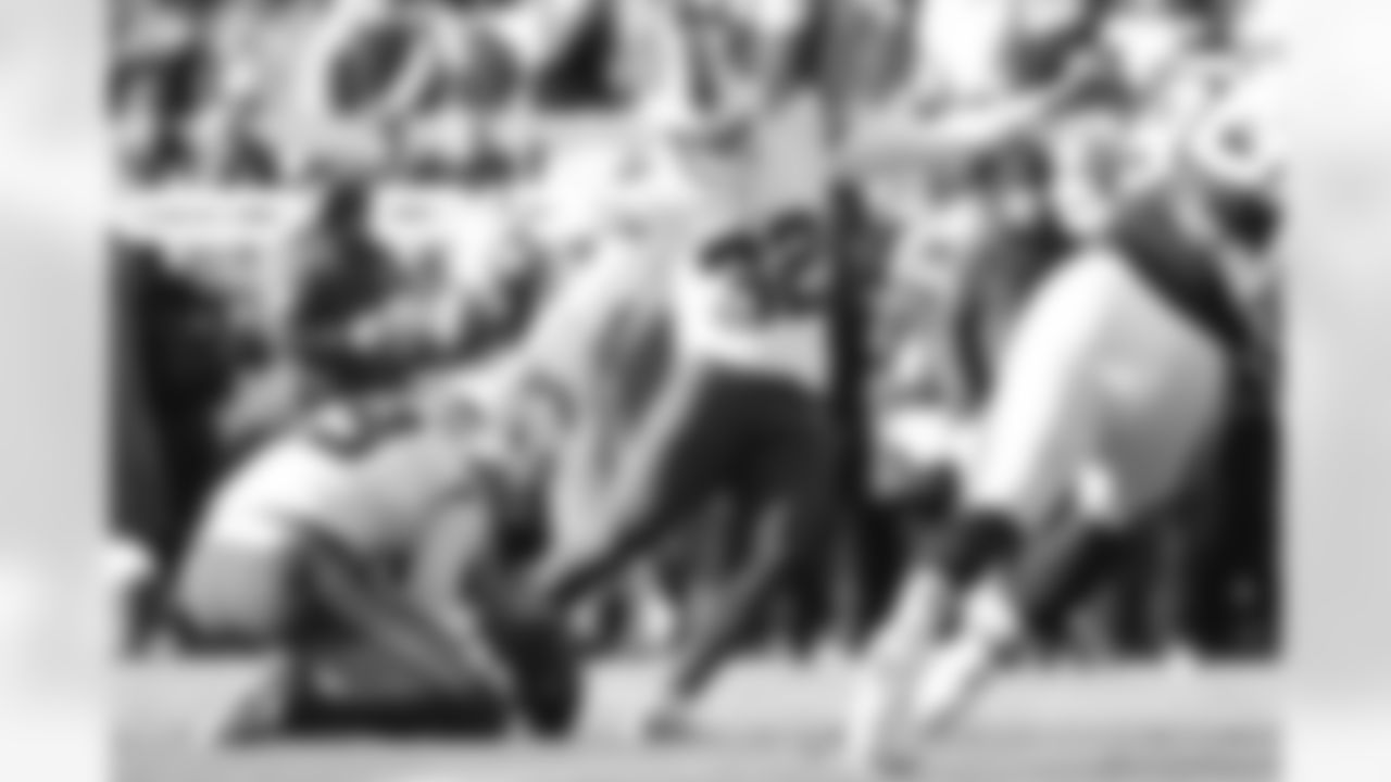 Cleveland Browns vs Buffalo Bills, Regular Season, December 21, 2025 at Huntington Bank Field.