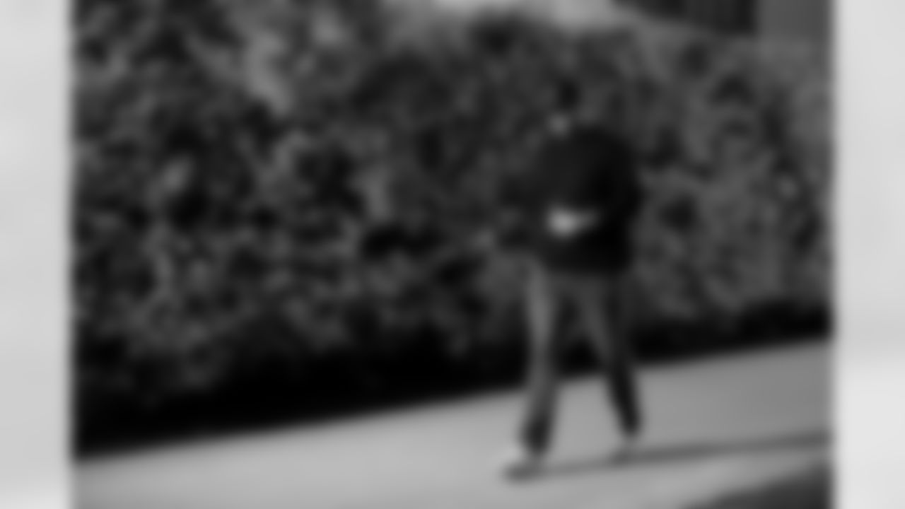 Spencer Brown (79). Buffalo Bills vs Miami Dolphins, Regular Season, September 18, 2025 at Highmark Stadium.