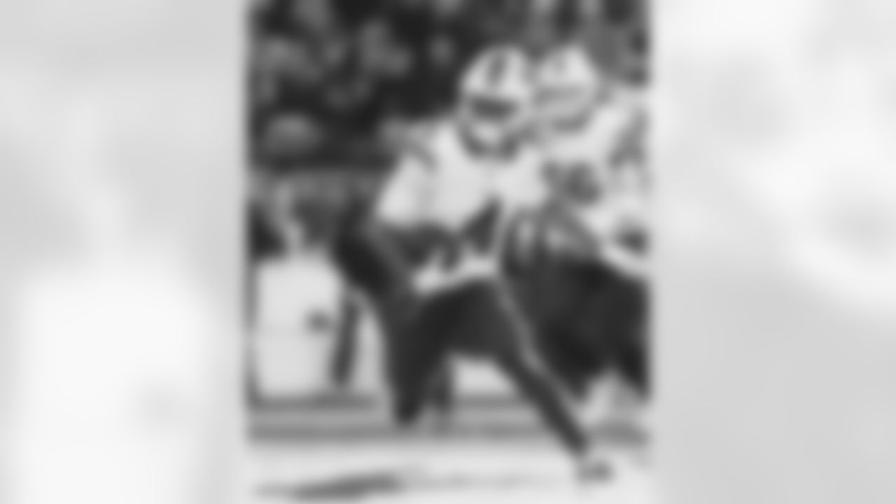 Cleveland Browns vs Buffalo Bills, Regular Season, December 21, 2025 at Huntington Bank Field.