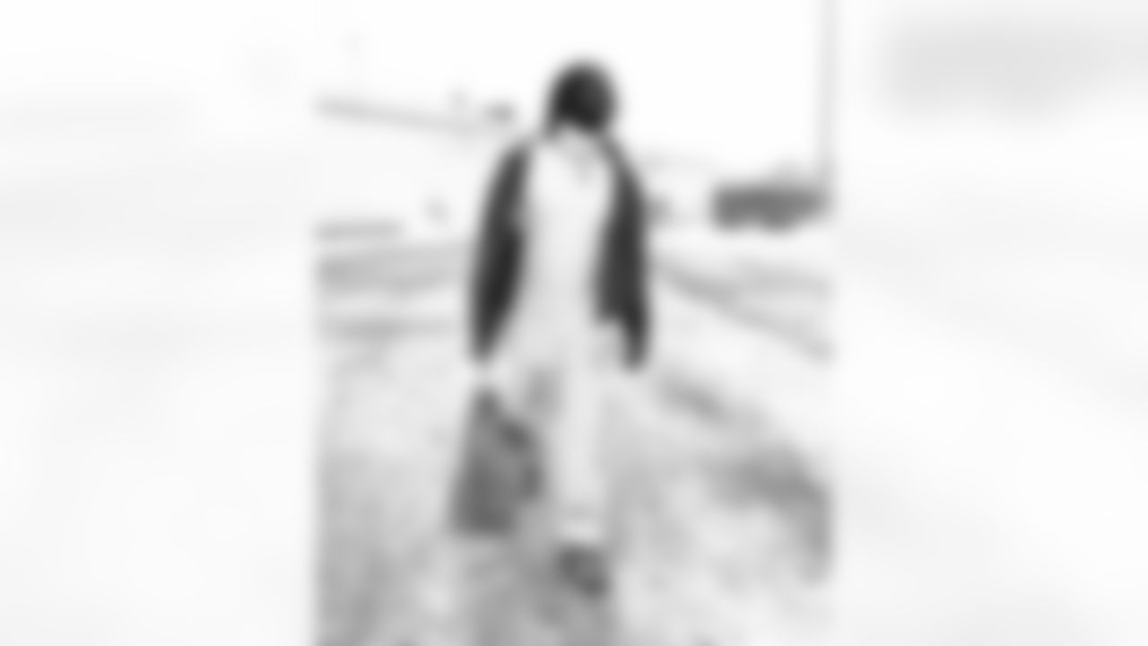 Shaq Lawson (59). Buffalo Bills travel to Foxborough, December 13, 2025 at Buffalo Niagara International Airport.