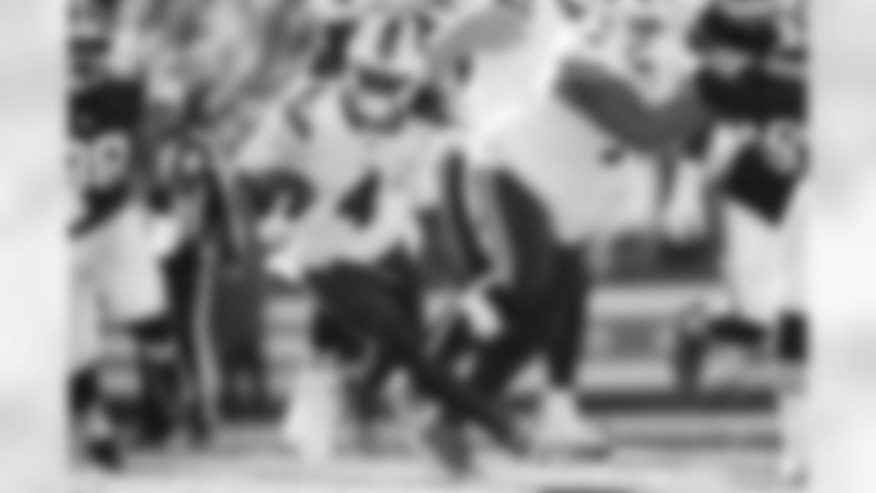 Cleveland Browns vs Buffalo Bills, Regular Season, December 21, 2025 at Huntington Bank Field.