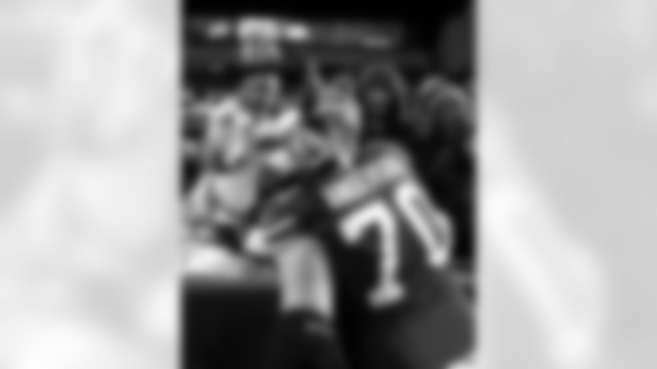 Buffalo Bills vs New York Jets, Regular Season, January 04, 2026 at Highmark Stadium.