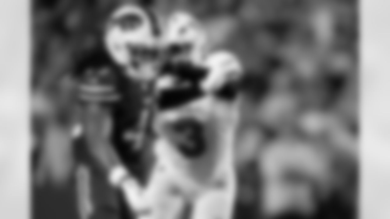 Buffalo Bills vs Miami Dolphins, Regular Season, September 18, 2025 at Highmark Stadium.
