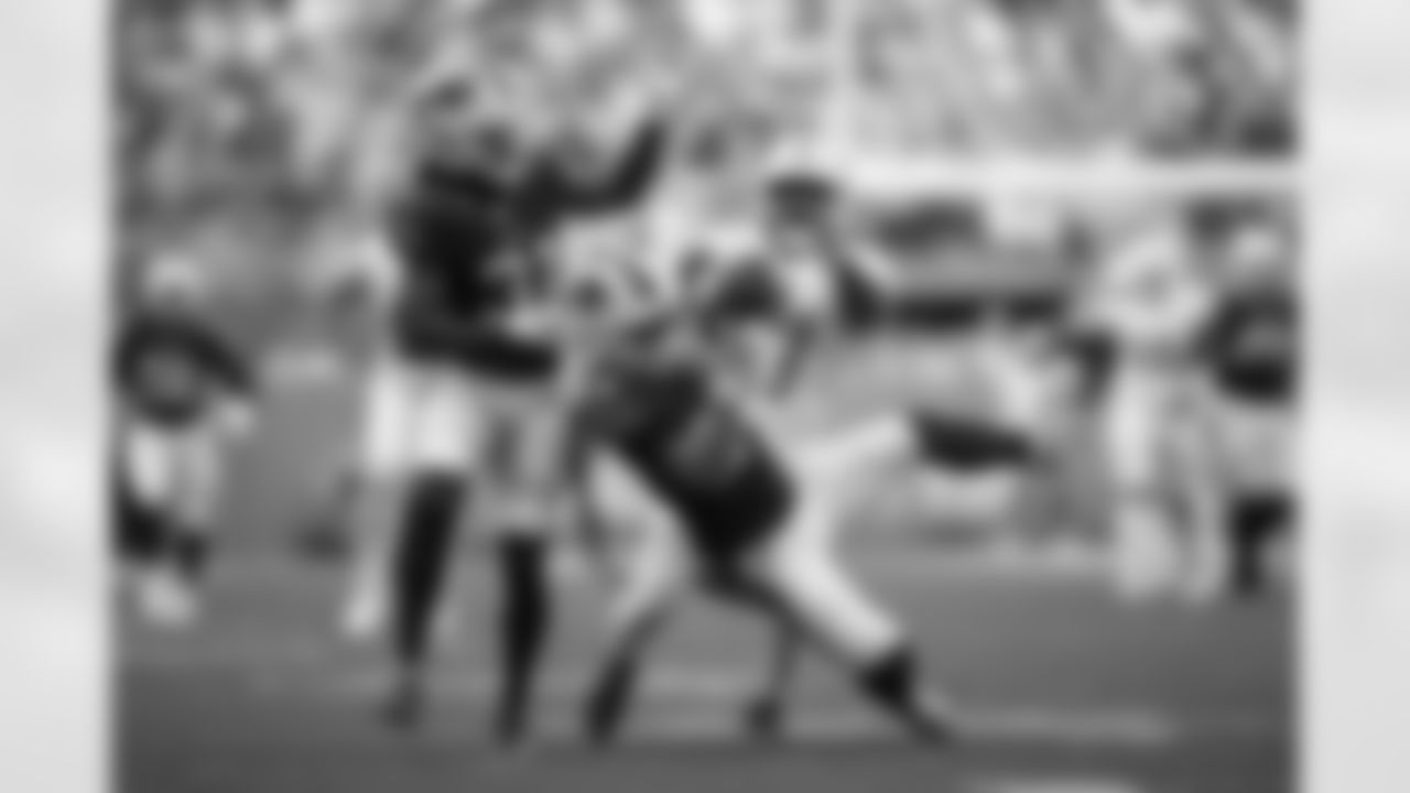 Miami Dolphins vs Buffalo Bills, Regular Season, November 09, 2025 at Hard Rock Stadium.