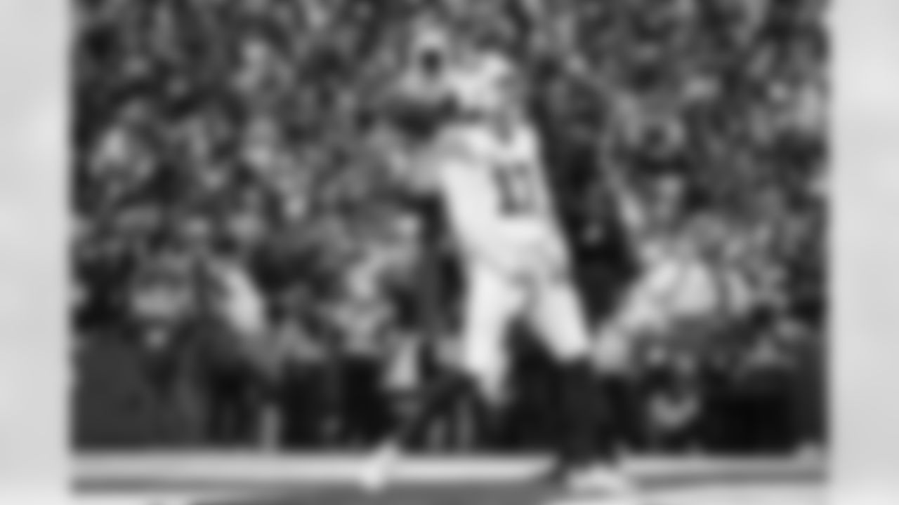 Buffalo Bills vs Tampa Bay Buccaneers, Regular Season, November 16, 2025 at Highmark Stadium.