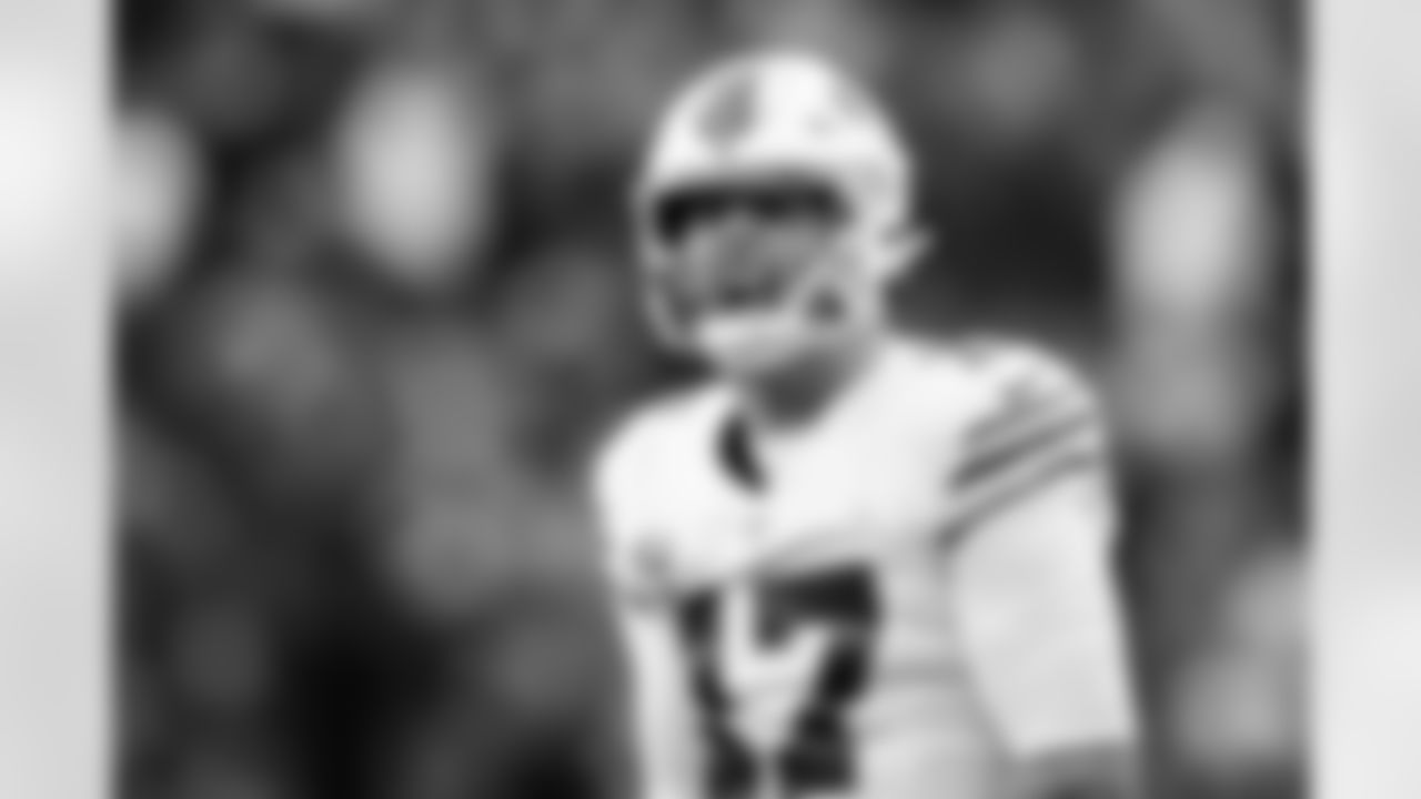 Josh Allen (17). Buffalo Bills vs Miami Dolphins at Highmark Stadium, October 31, 2021. Photo by Ben Green