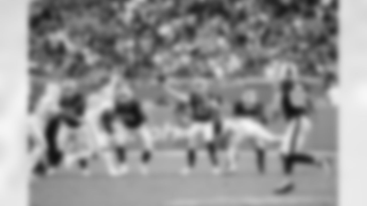 Miami Dolphins vs Buffalo Bills, Regular Season, November 09, 2025 at Hard Rock Stadium.