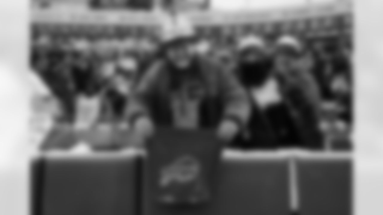 Buffalo Bills vs New York Jets, Regular Season, January 04, 2026 at Highmark Stadium.