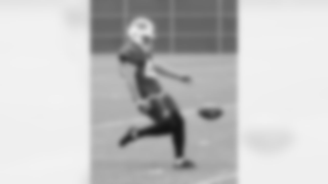 Brad Robbins (40). Buffalo Bills OTA workouts, May 27, 2025 at the Buffalo Bills Training Center.