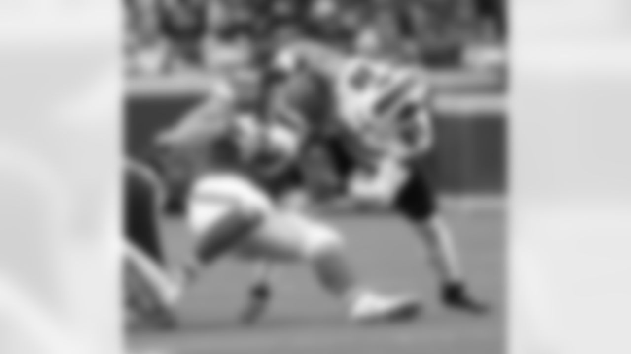 Kansas City Chiefs vs Buffalo Bills, Regular Season, December 10, 2023 at GEHA Field at Arrowhead Stadium.
