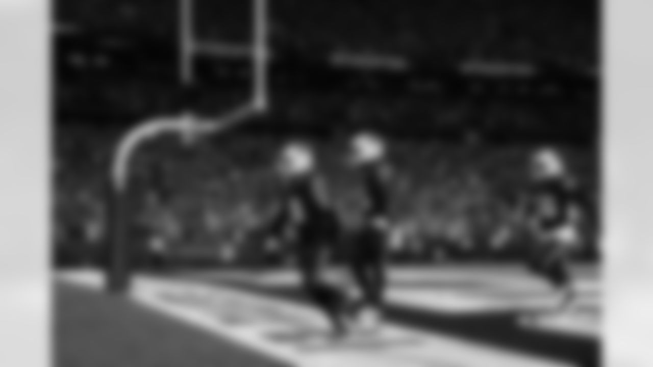 Buffalo Bills vs Miami Dolphins, Regular Season, September 18, 2025 at Highmark Stadium.