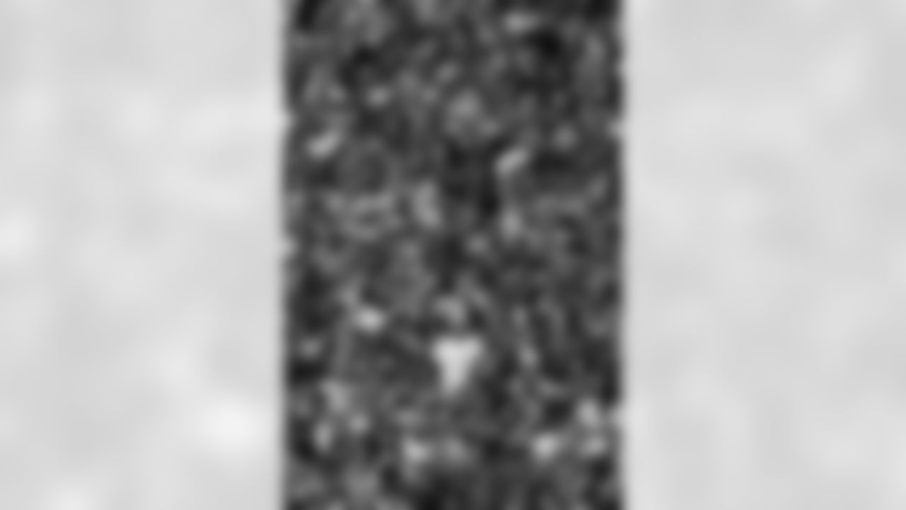 Buffalo Bills vs Tampa Bay Buccaneers, Regular Season, November 16, 2025 at Highmark Stadium.