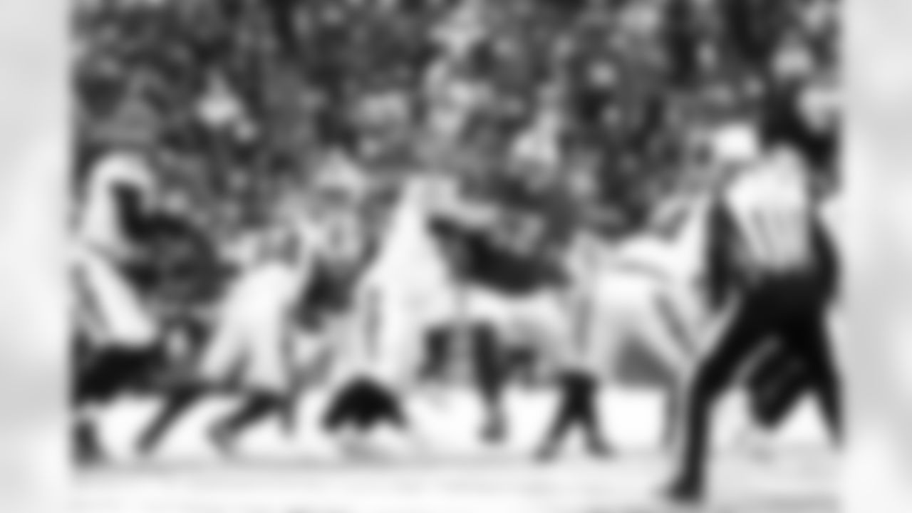 Buffalo Bills vs Cincinnati Bengals, Regular Season, December 07, 2025 at Highmark Stadium.