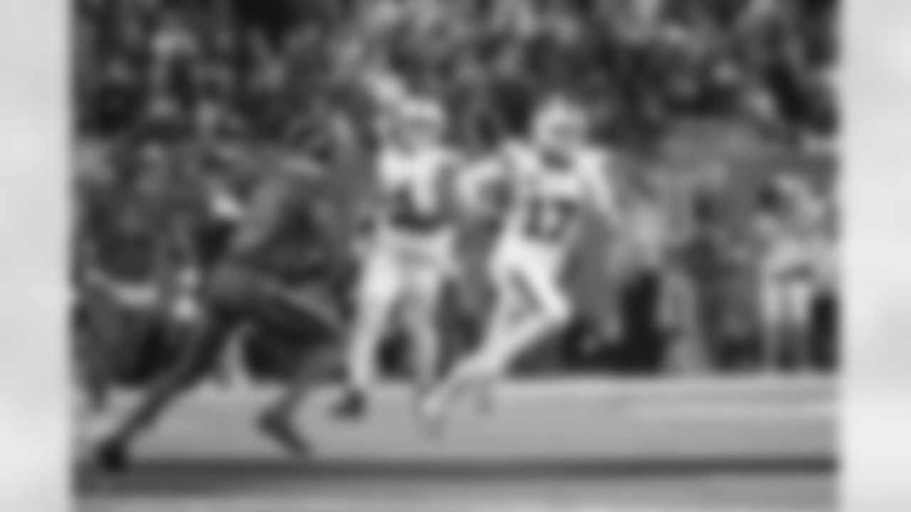 Houston Texans vs Buffalo Bills, Regular Season, November 20, 2025 at NRG Stadium.