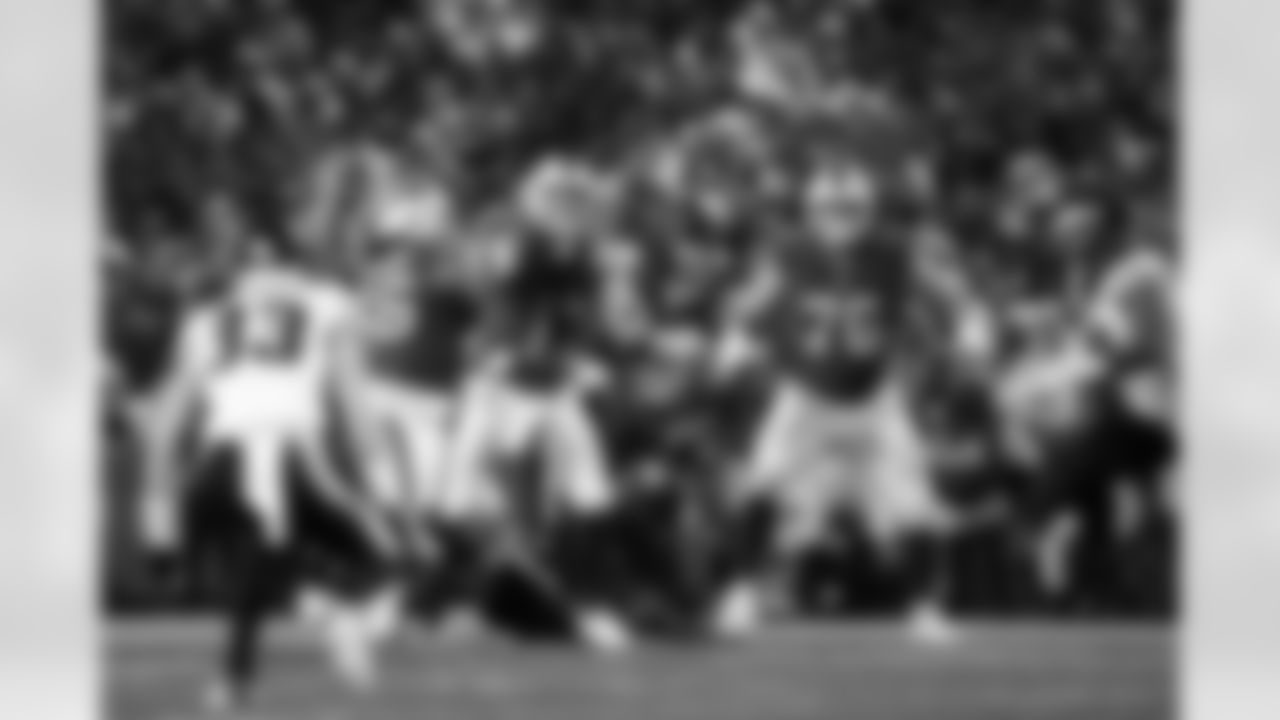 Buffalo Bills vs Philadelphia Eagles, Regular Season, December 28, 2025 at Highmark Stadium.