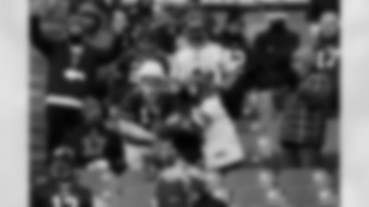 Cleveland Browns vs Buffalo Bills, Regular Season, December 21, 2025 at Huntington Bank Field.