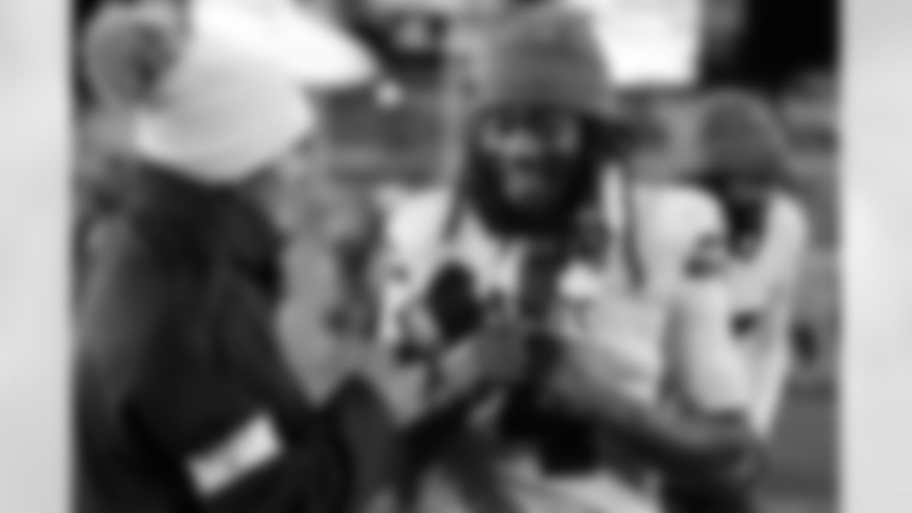 Pittsburgh Steelers vs Buffalo Bills, Regular Season, November 30, 2025 at Acrisure Stadium.