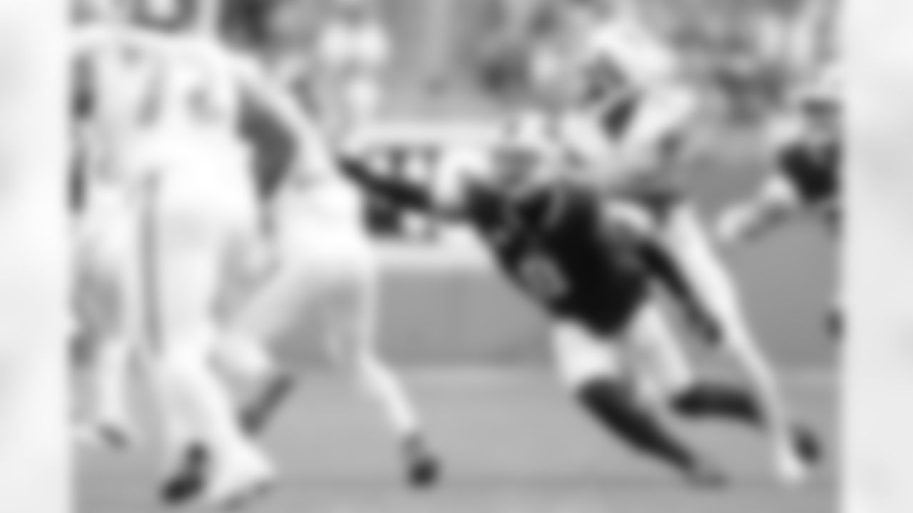 Miami Dolphins vs Buffalo Bills, Regular Season, November 09, 2025 at Hard Rock Stadium.