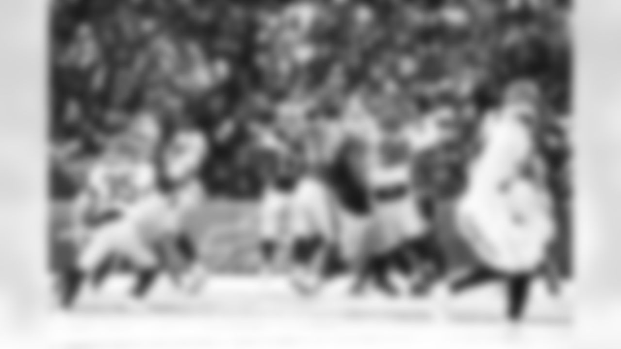 Buffalo Bills vs Cincinnati Bengals, Regular Season, December 07, 2025 at Highmark Stadium.