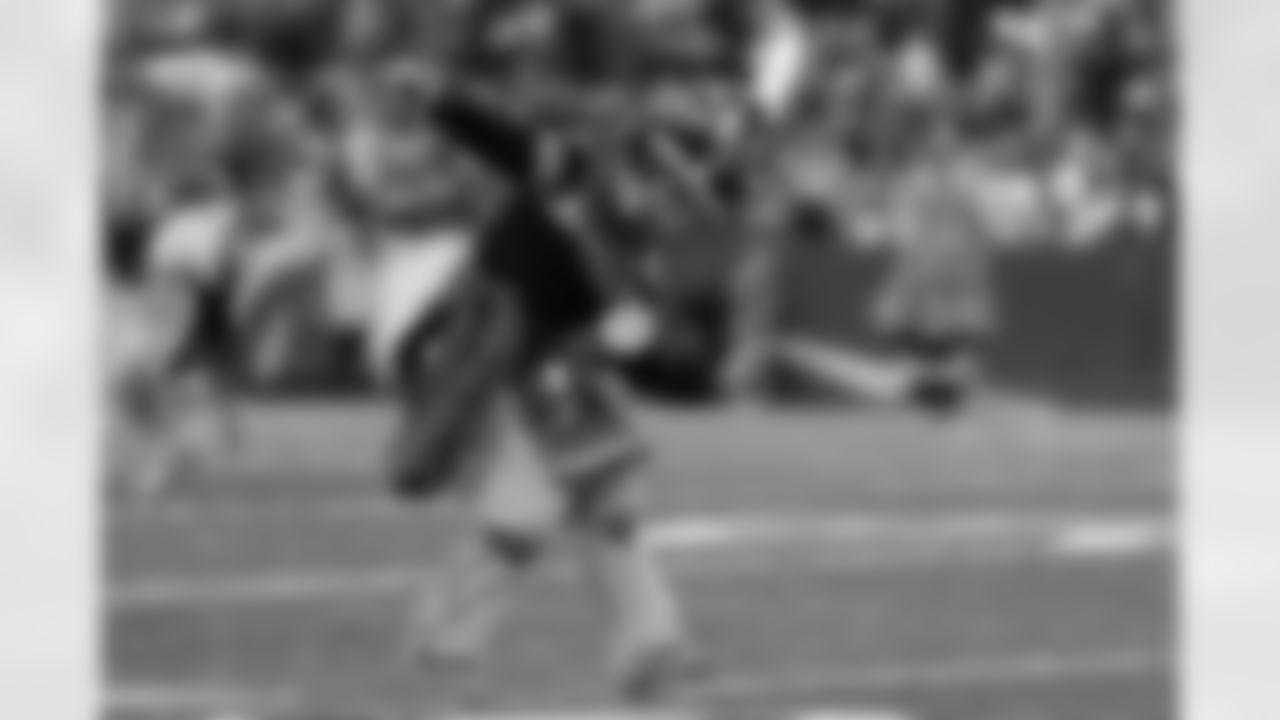 Buffalo Bills vs Tampa Bay Buccaneers, Regular Season, November 16, 2025 at Highmark Stadium.