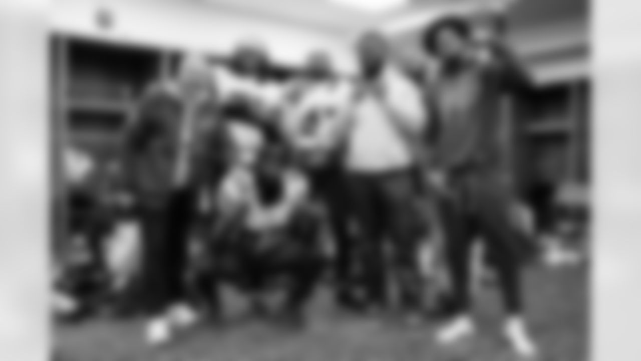 Pittsburgh Steelers vs Buffalo Bills, Regular Season, November 30, 2025 at Acrisure Stadium.