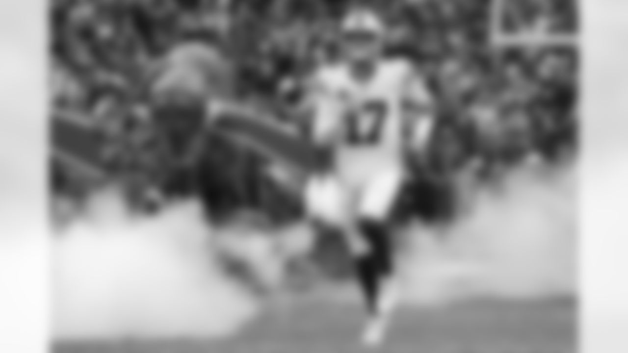 Buffalo Bills vs Tampa Bay Buccaneers, Regular Season, November 16, 2025 at Highmark Stadium.