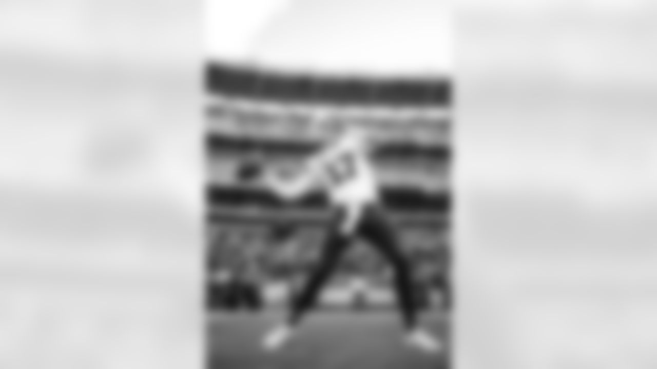 Cleveland Browns vs Buffalo Bills, Regular Season, December 21, 2025 at Huntington Bank Field.