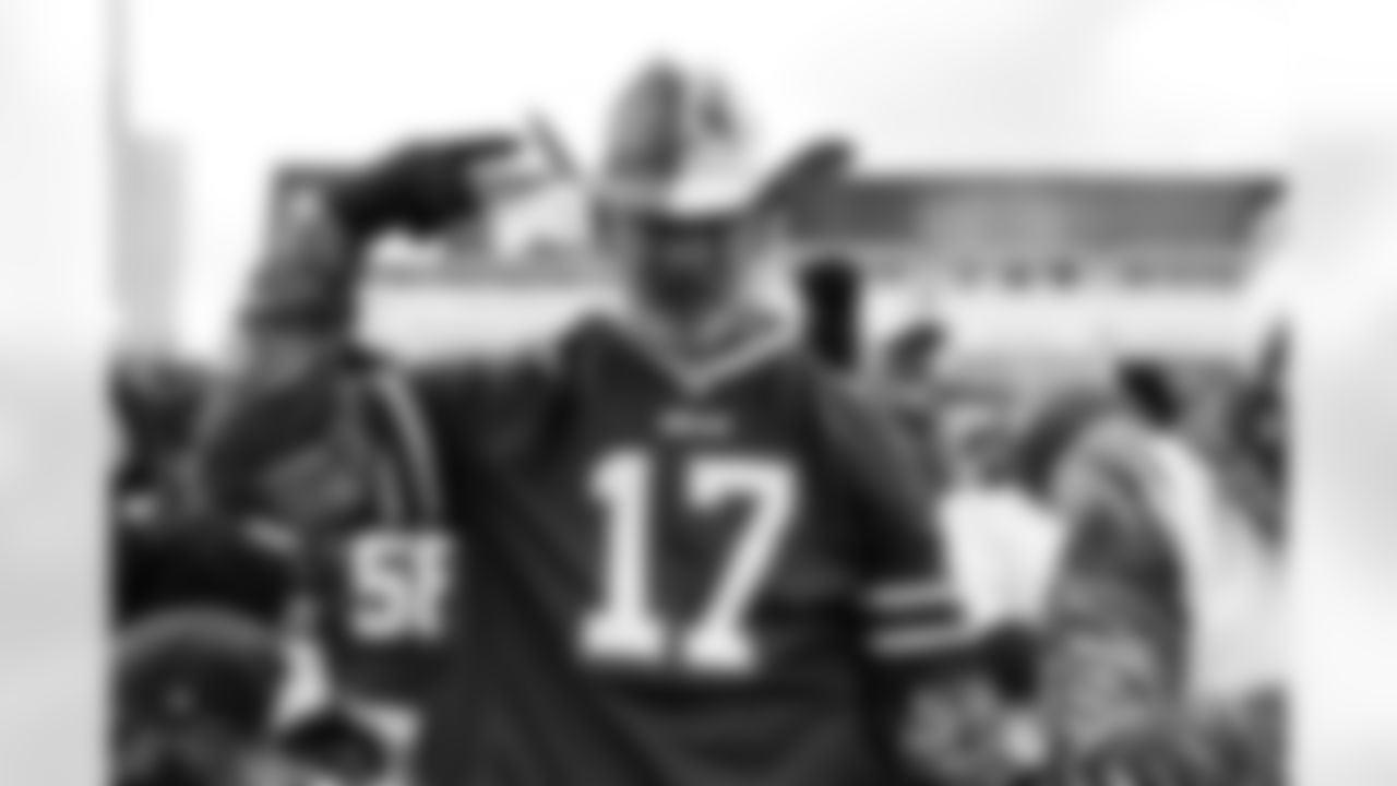 Buffalo Bills vs Tampa Bay Buccaneers, Regular Season, November 16, 2025 at Highmark Stadium.