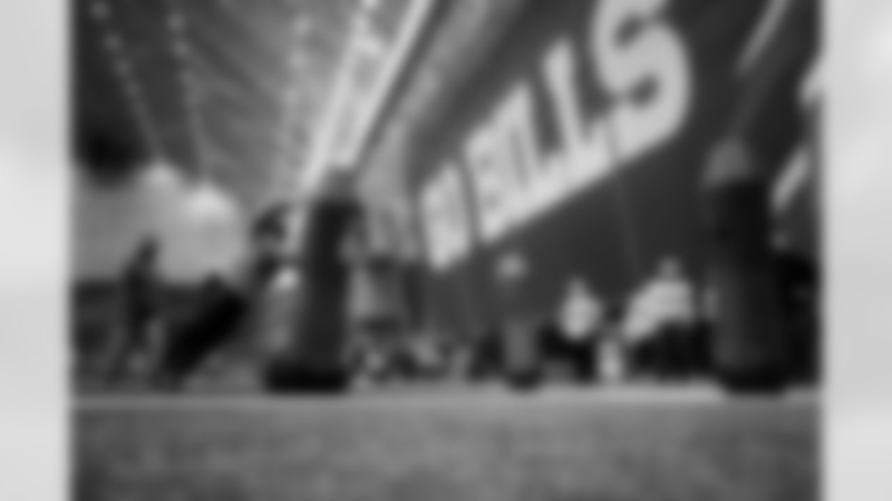 T.J. Sanders (98). Buffalo Bills Week 17 Practice, December 26, 2025 at Buffalo Bills Training Center.