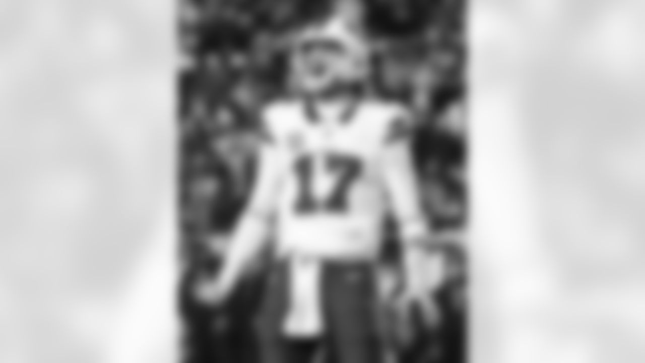 Pittsburgh Steelers vs Buffalo Bills, Regular Season, November 30, 2025 at Acrisure Stadium.