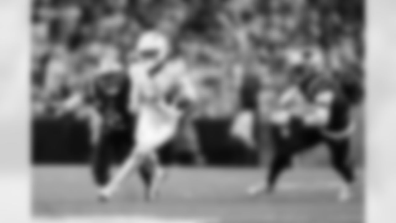 Buffalo Bills vs New England Patriots, Regular Season, October 05, 2025 at Highmark Stadium.