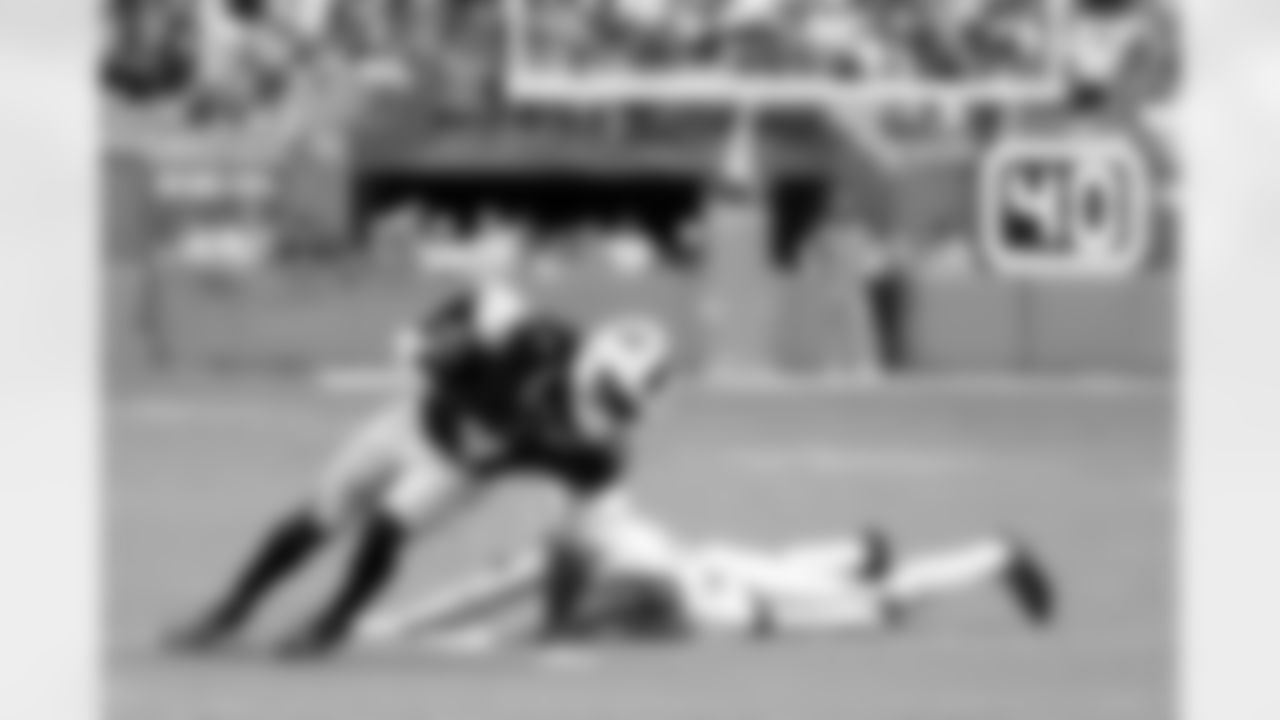 Miami Dolphins vs Buffalo Bills, Regular Season, November 09, 2025 at Hard Rock Stadium.