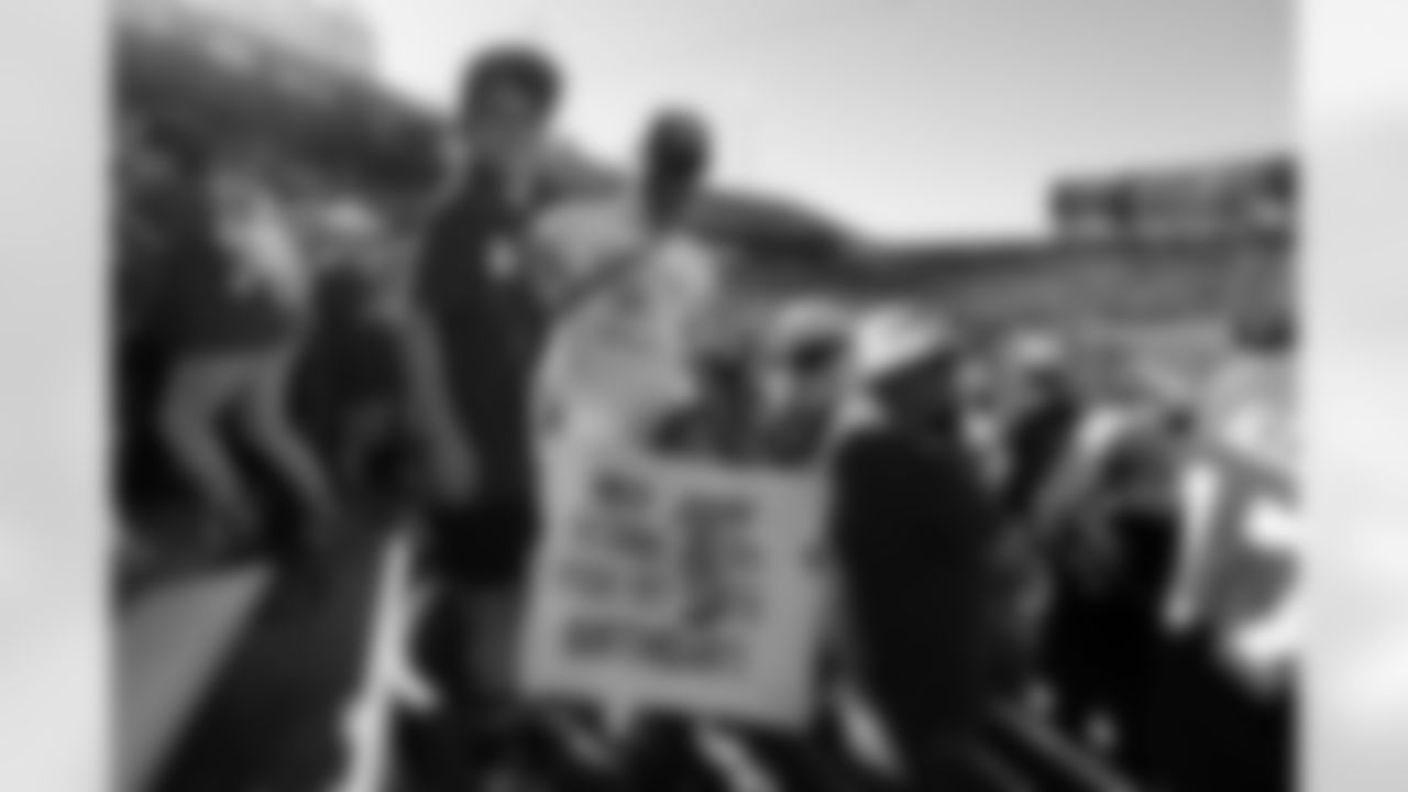 Buffalo Bills vs New Orleans Saints, Regular Season, September 28, 2025 at Highmark Stadium.