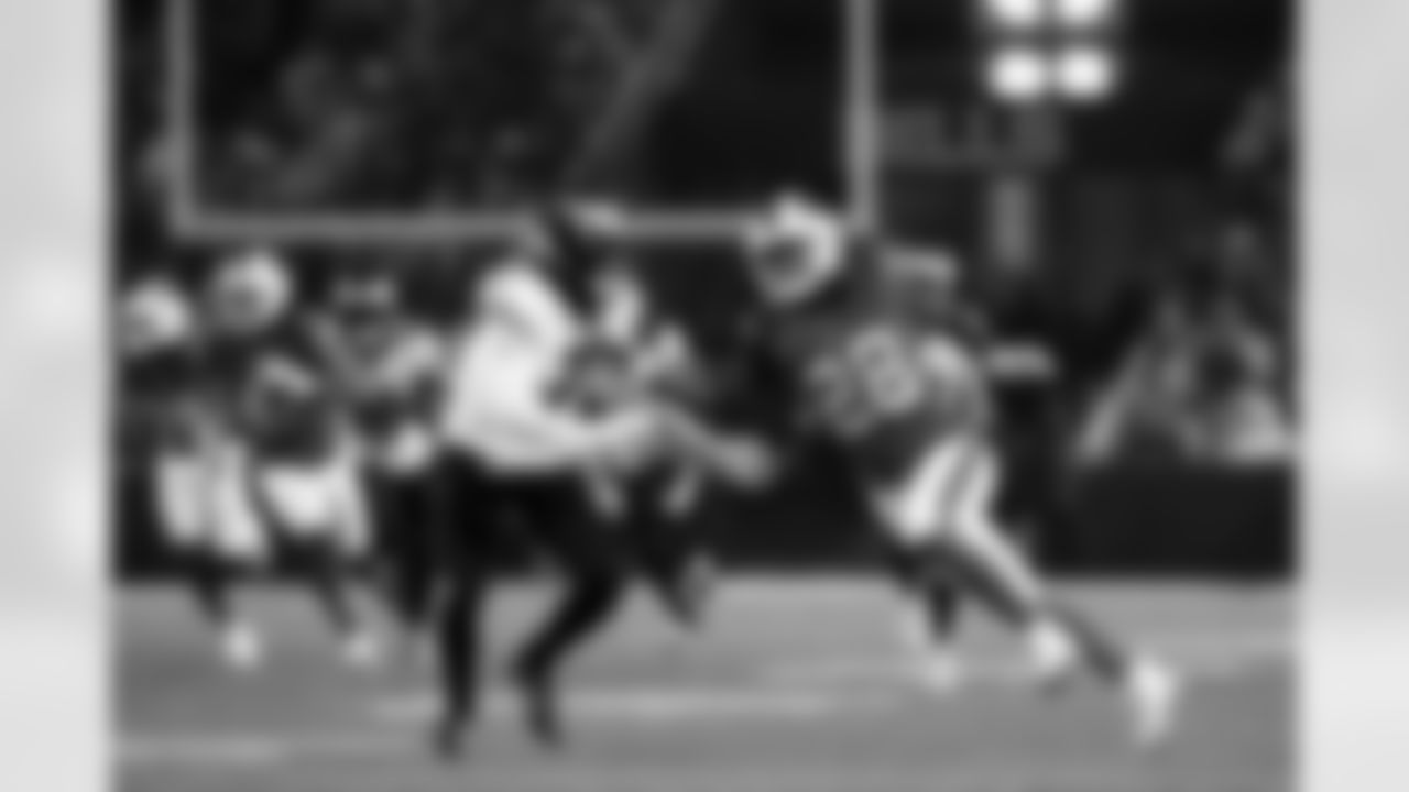 Buffalo Bills vs Philadelphia Eagles, Regular Season, December 28, 2025 at Highmark Stadium.