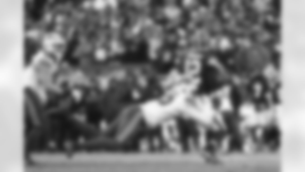 Cleveland Browns vs Buffalo Bills, Regular Season, December 21, 2025 at Huntington Bank Field.