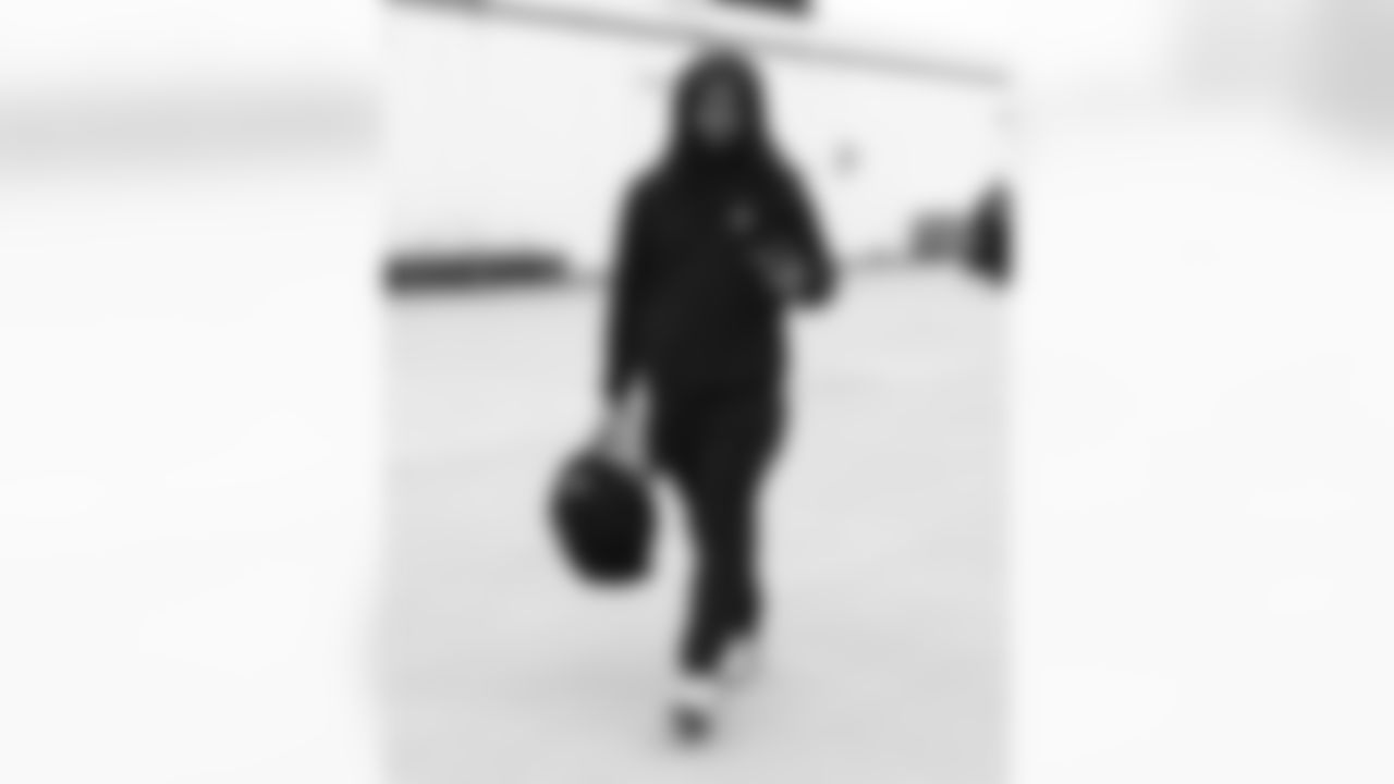 T.J. Sanders (98). Buffalo Bills travel to Jacksonville, January 10, 2026 at Buffalo Niagara International Airport.