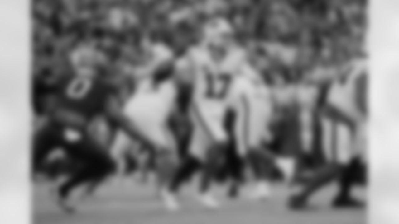 Buffalo Bills vs Tampa Bay Buccaneers, Regular Season, November 18, 2025 at Highmark Stadium.