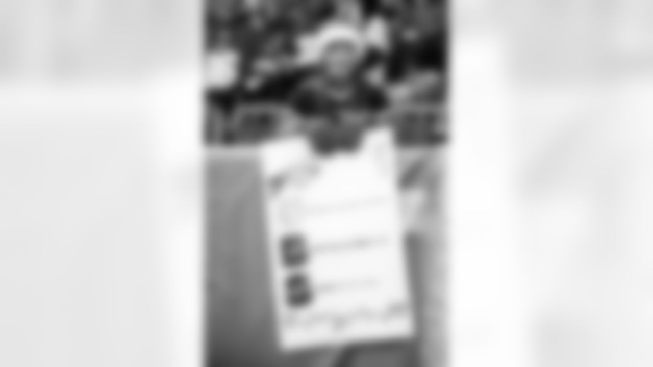 Cleveland Browns vs Buffalo Bills, Regular Season, December 21, 2025 at Huntington Bank Field.