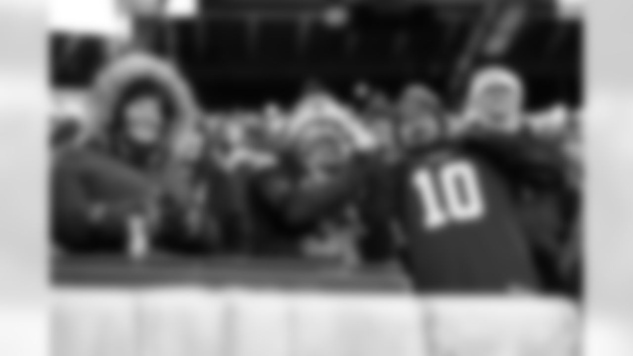 Cleveland Browns vs Buffalo Bills, Regular Season, December 21, 2025 at Huntington Bank Field.