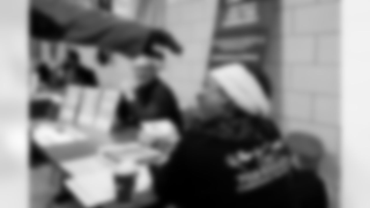 Free Mobile Food Markets, November 01, 2025 at #94 West Hertel Academy.