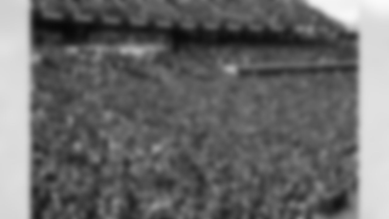 Buffalo Bills vs Tampa Bay Buccaneers, Regular Season, November 16, 2025 at Highmark Stadium.