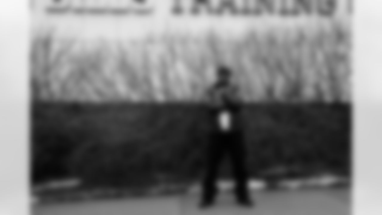 Buffalo Bills vs Philadelphia Eagles, Regular Season, December 28, 2025 at Highmark Stadium.