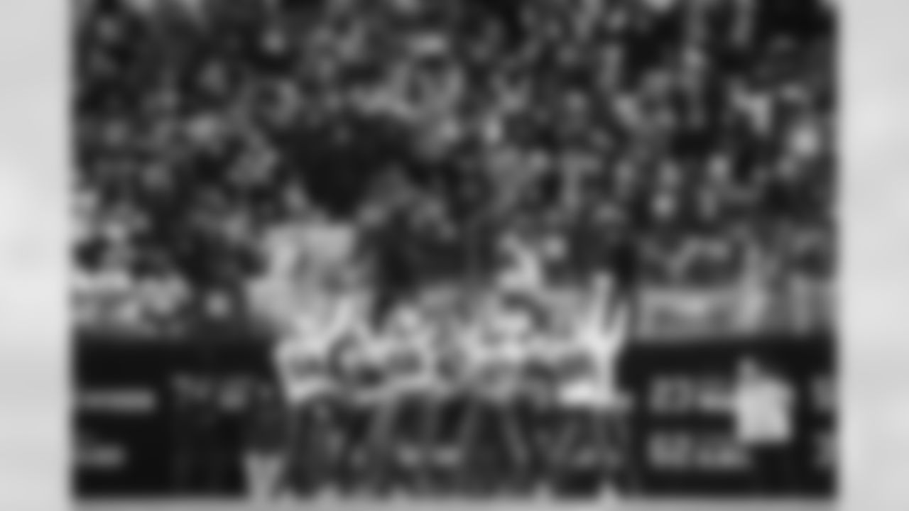 Pittsburgh Steelers vs Buffalo Bills, Regular Season, November 30, 2025 at Acrisure Stadium.